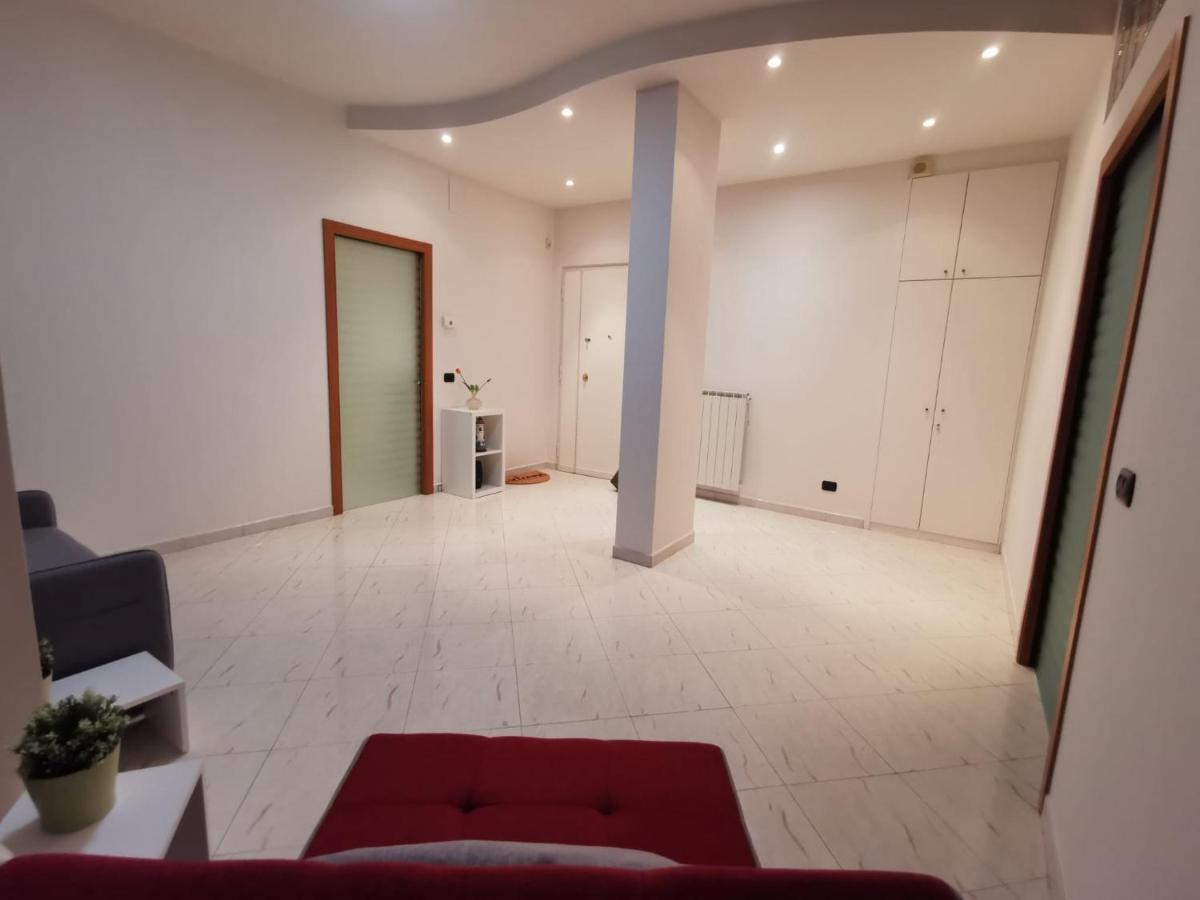 Comfort Apartment And Terrace Nel Cuore Di Bari Exterior foto